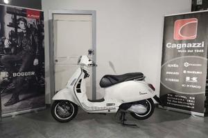 Piaggio Vespa 300 GTS Super " come nuova "