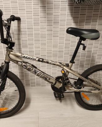 Bicicletta Bmx Atlas Toxic - Freestyle con Pegs