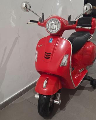 VESPA ELETTRICA PER BAMBINI – ROSSA – PARI AL NUOV