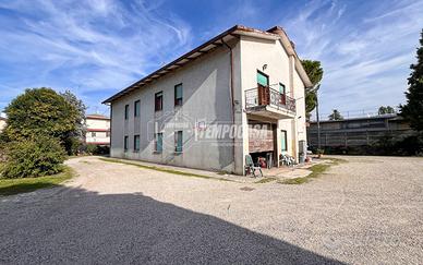 APPARTAMENTO CON AMPIO GIARDINO