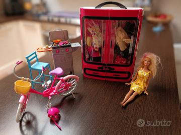 Barbie guardaroba + Barbecue+ Accessori Sport Bici