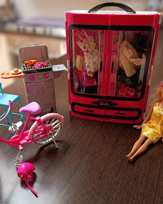 Barbie guardaroba + Barbecue+ Accessori Sport Bici