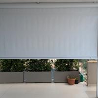 Tenda bianca per esterno antivento oscurante