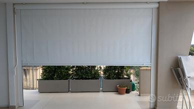 Tenda bianca per esterno antivento oscurante