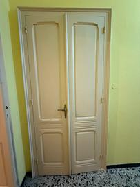 Porte d’epoca a due ante in legno massello