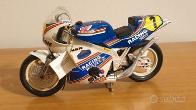 Modellino Honda NSR500 Mick Doohan Guiloy HRC 1:10