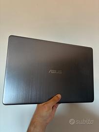 Asus Vivobook X510URR (i5 8ª Gen / Win 11) - Usato