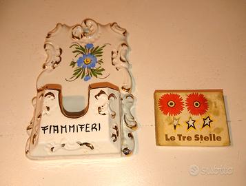 Porta fiammiferi in ceramica.