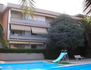 Tortoreto trilocale 50 mt dal mare con box
