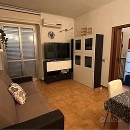 Bilocale arredato zona Greco