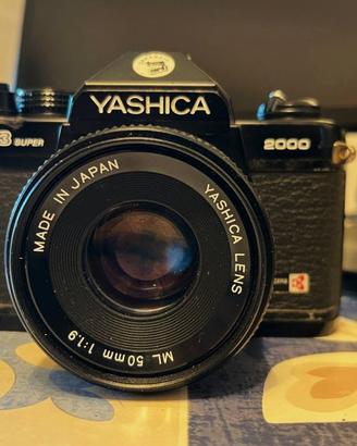 YASHICA FX3 Super 2000