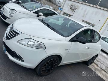 Lancia Ypsilon 1.2 GPL Unipro