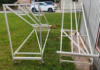 2 CARRELLI ESPOSITIVI CON RUOTE INFERRO VERNICIATO