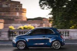 FIAT 500e Berlina 23,8 kWh Action