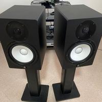 Yamaha HS8 pari al nuovo