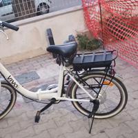 bicicletta elettrica con pedalata assistita 