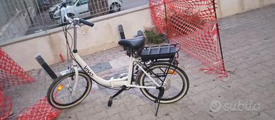 bicicletta elettrica con pedalata assistita 