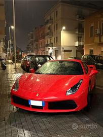 Ferrari 488 Spider - 670 CV - 8.000 Km