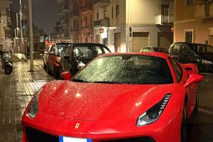 Ferrari 488 Spider - 670 CV - 8.000 Km