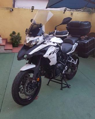 Moto Benelli TRK 502X