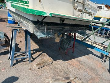 Barca Diesel in linea d'asse