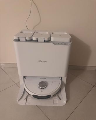 Robot aspirapolvere e lava pavimenti
