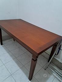 Tavolo in arte povera 