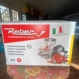 Macchina spremi pomodoro