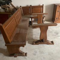 Tavolo con panca e 5 sedie in noce