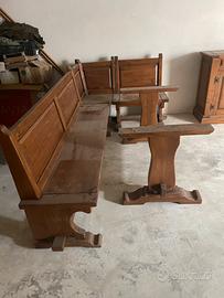 Tavolo con panca e 5 sedie in noce