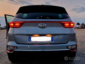KIA SPORTAGE 4 serie 2WD Business 136cv DCT7 LEGGI