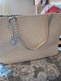 Borsa PrimaDonna pari al nuovo