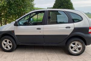 Renault  Scenic 4x4