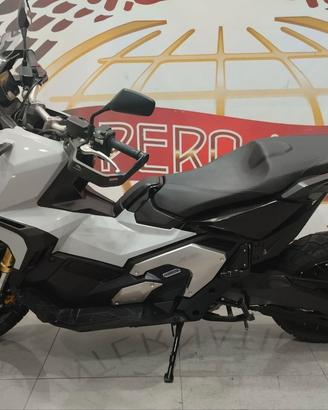 Honda X-ADV 750 Puco Blue usato, 12500 km