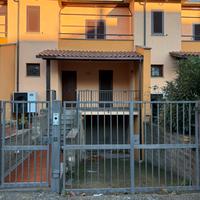 Villetta a schiera permuta con terreni / immobili