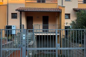 Villetta a schiera permuta con terreni / immobili