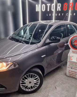 Lancia Ypsilon 1.2 69 CV 5 porte Platinum Gpl