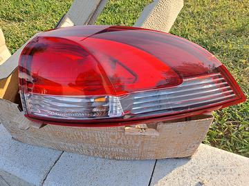 faro posteriore destro Renault Clio 4 diesel 2015
