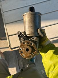 Pompa servosterzo mercedes w124