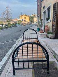 Letto singolo in ferro con doghe