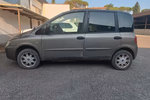 Fiat Multipla con gancio traino