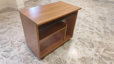Scrivania porta pc in legno