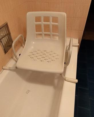 sedia girevole per vasca