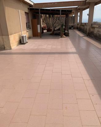 Attico Viale della Regione stupenda vista