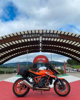 KTM  1290 Superduke R EVO