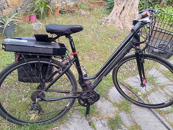 Bicicletta da donna elettrica