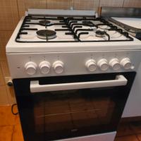 Cucina a gas con forno elettrico Beko