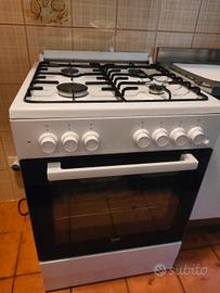 Cucina a gas con forno elettrico Beko