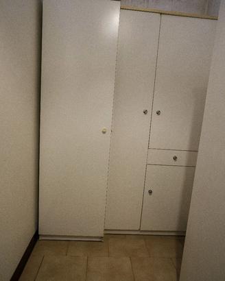 Mobile lavanderia - Porta scope
