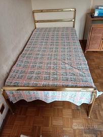 Letto singolo in ottone